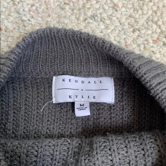 sweater - Picture 4 of 4